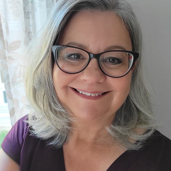 Meet your Posher, Christine - Picture 1 of 1